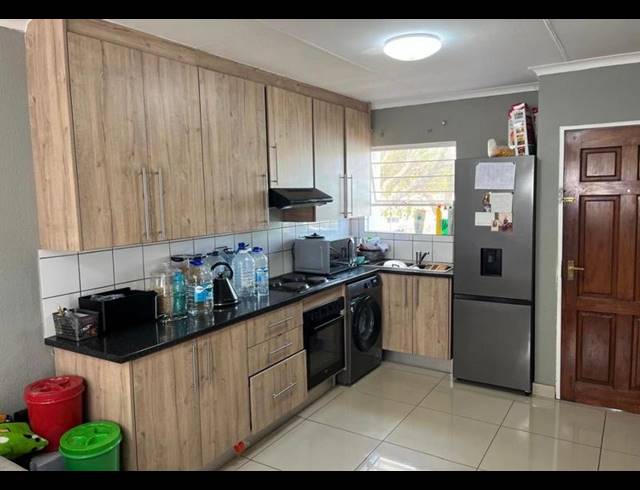 3 BEDROOM TOWNHOUSE FOR SALE IN REMBRANDT PARK